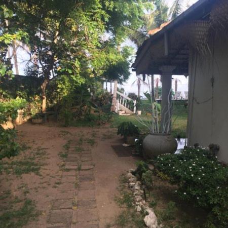 Solar House Hotel Tangalle Buitenkant foto